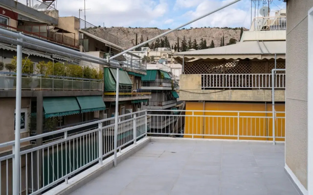 Athens Hideout Apt With Rooftop
