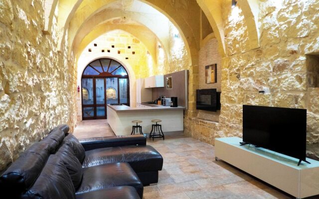 Mixel Gozitan Villa and Pool