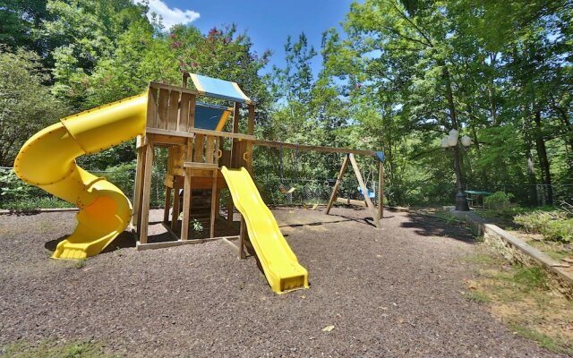 Poplar Point Condo Unit 12F by Redawning