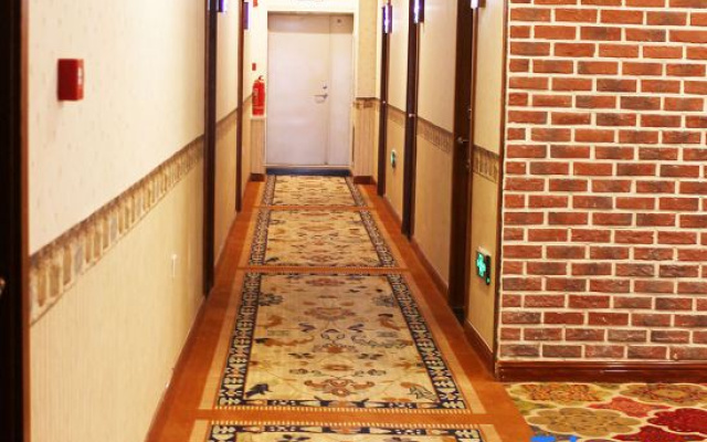 Tangla Town Holiday Hotel