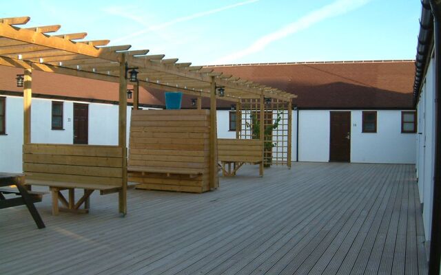 The Dark Barn Lodge - Guest House