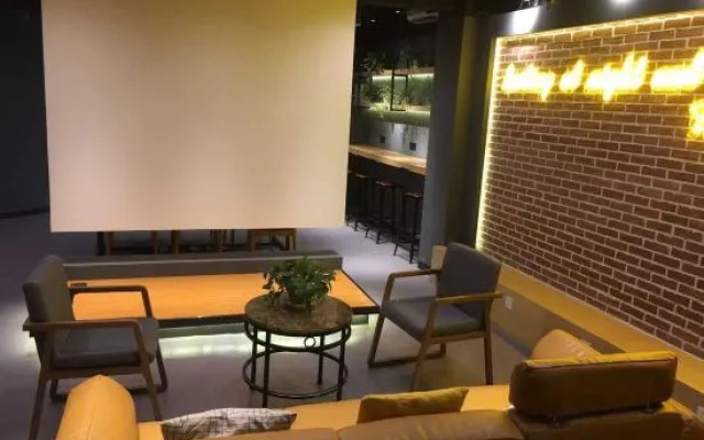 YeSuXiaoXing Youth Hostel
