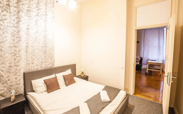 Mosaic Center Apartments