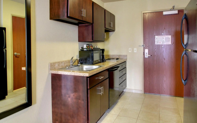 Cobblestone Inn & Suites - Steele