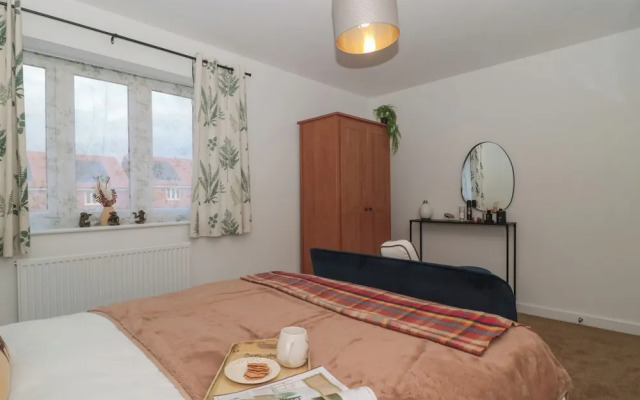 Cotswold Outlet Coach House