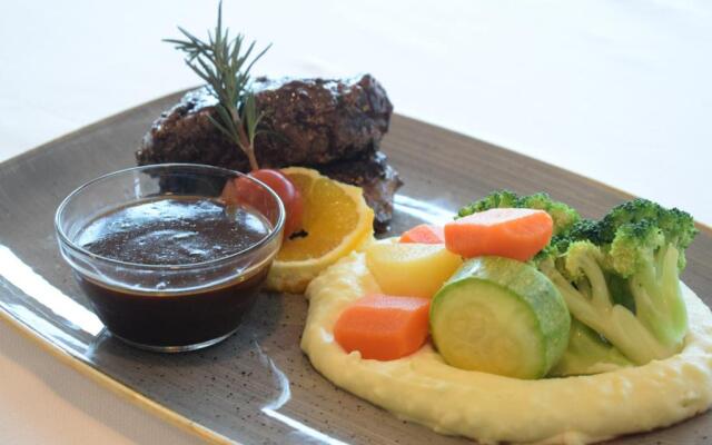 Saraya Corniche Hotel