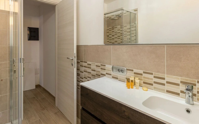 Apartment With Exclusive Swimming Pool