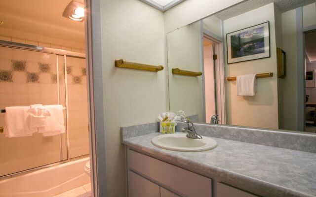 Summit 41 Spacious and Stones Throw to Eagle Lodge by RedAwning