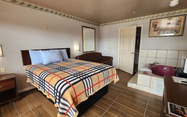 Benbrook Inn & Suites