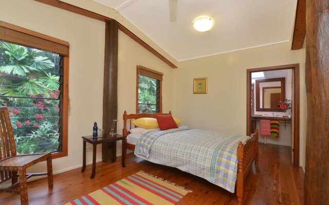 Cow Bay Homestay B&B
