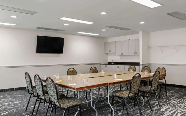 Days Inn by Wyndham Steinbach