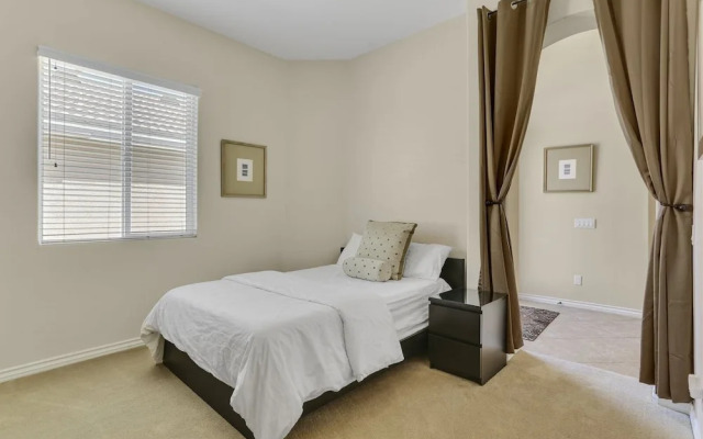 Golfing & Festival Lover's Paradise