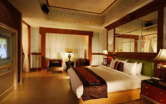 Seasons Boutique Motel