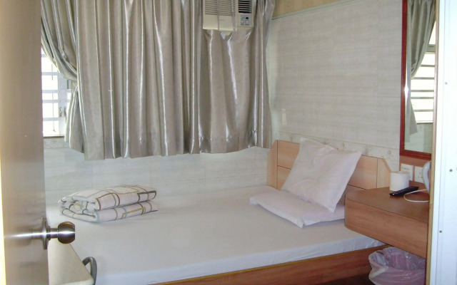 Yue Ka Hotel - 52-54 Argyle Street