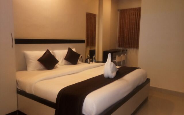 OYO 070 Hotel RJ Grand