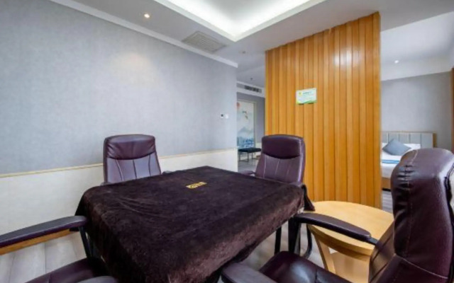 Hua Nian Hotel