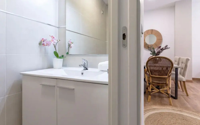 Genteel Home Recaredo