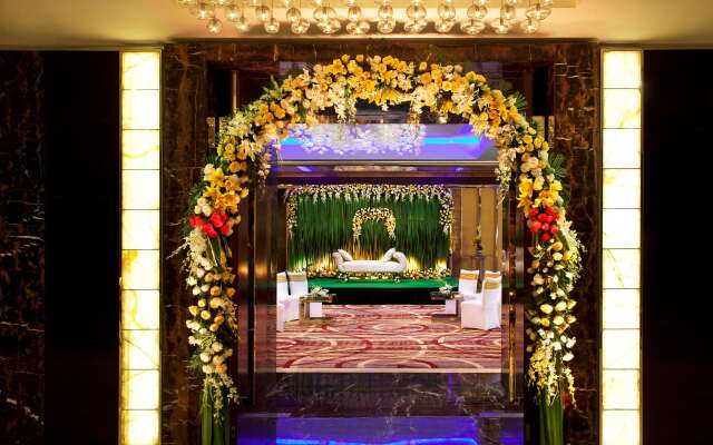 Radisson Blu Plaza Delhi Airport