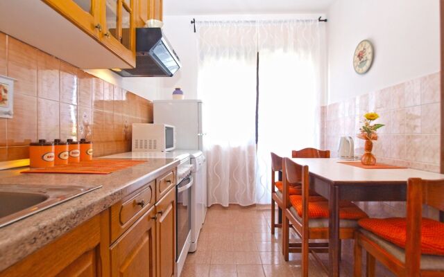 Apartment 1200