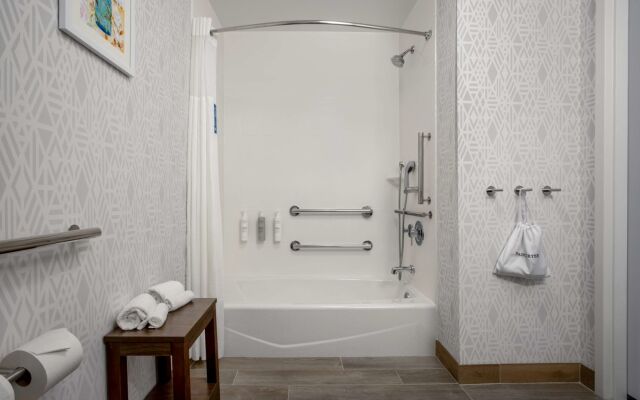 Hampton Inn & Suites Muncie