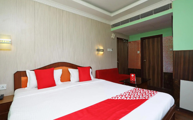 OYO 794 Hotel East Palace