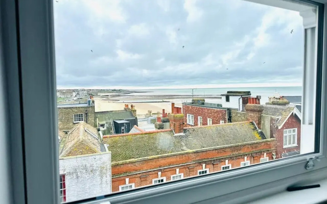 Spacious 2 Bedroom Apartment in Margate