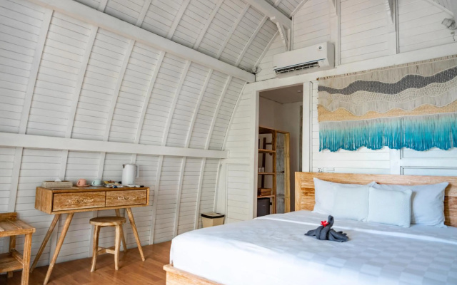 Mambo Beach Resort – Guest Rooms – Nusa Penida