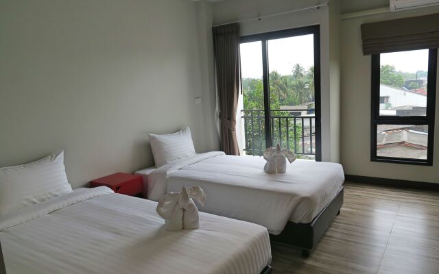 Good Morning Hotel at TakuaPa