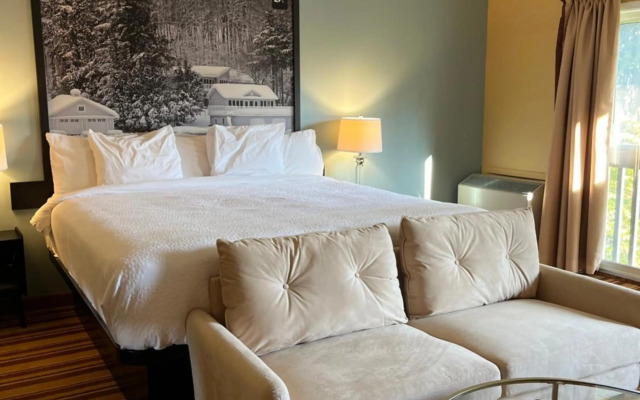 Jolly Roger Inn & Resort