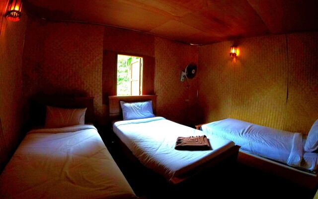 The Lazy Bar And Guesthouse
