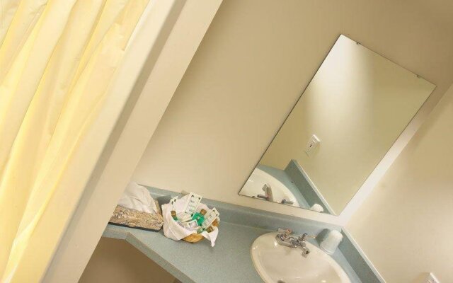 Residence & Conference Centre - Hamilton