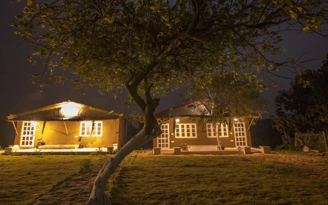 WOW STAYZ2 Pachmarhi Foothill Cottages