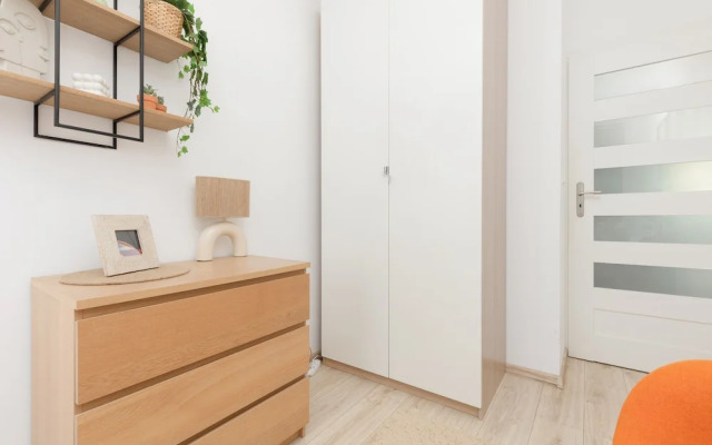 Symboliczna Apartment Warsaw by Renters