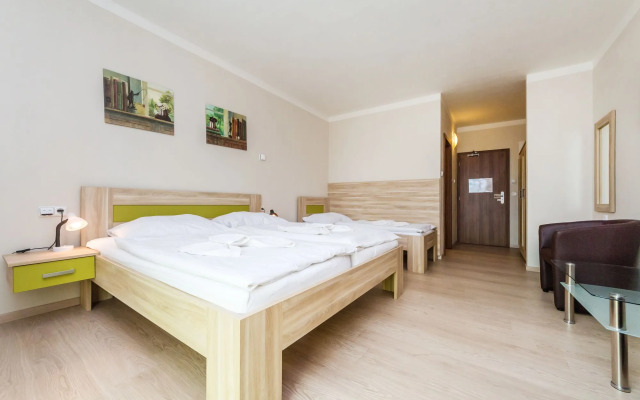 Nad Královnou Hotel & Restaurant