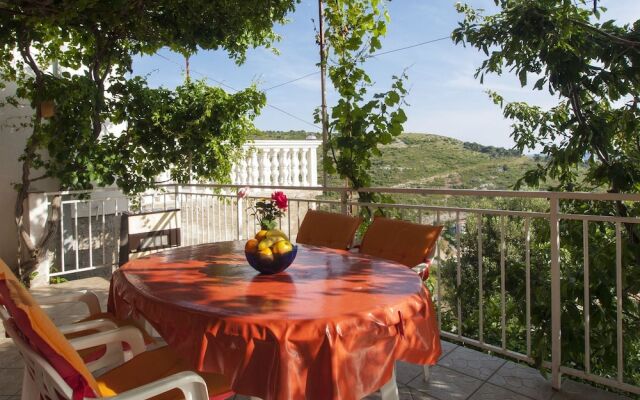 Apartments Nikica Primosten