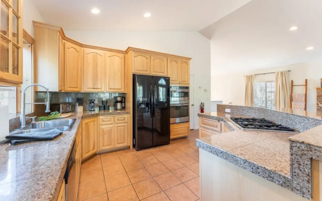 Blitzen by Avantstay Pet-friendly Tahoe Retreat