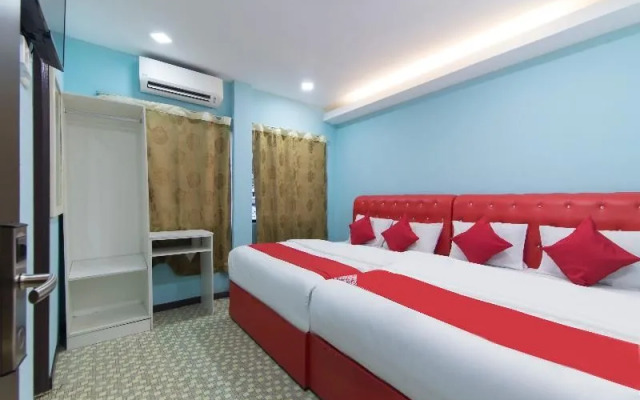 OYO 1136 PD Star Hotel