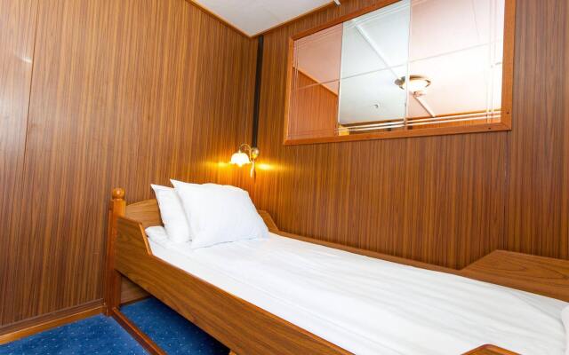 M/S Birger Jarl – Hotel & Hostel