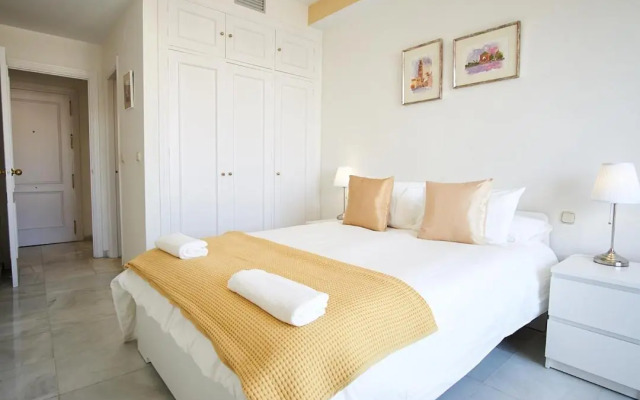 San Jacinto Triana Suite by Valcambre