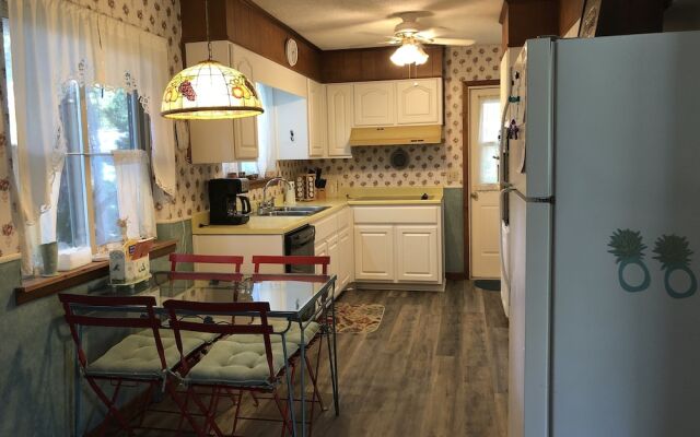 Dixies Retreat by Jekyll Realty