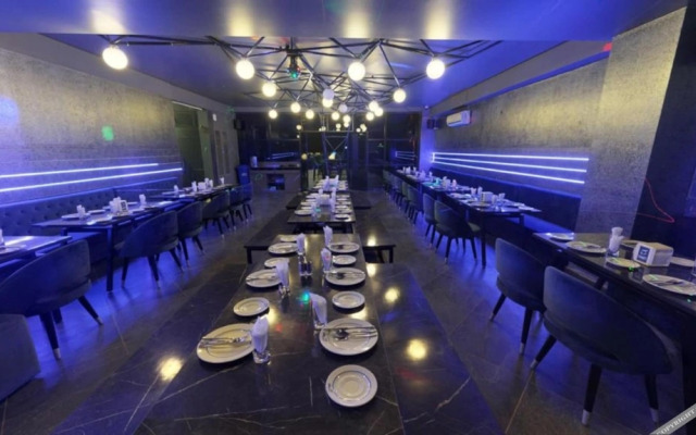 Comet Hotels by OYO Rooms