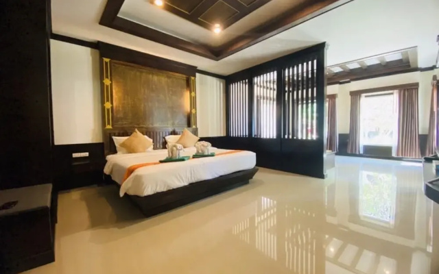 Hotel and Beach Bungalow at Lanta Resort