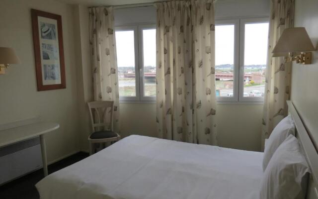 Logis Hôtel le Charles VIII