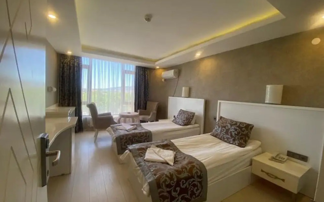 Firuze Beyaz Saray Otel