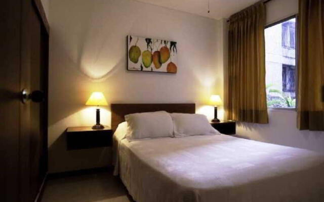 Travelers Apartasuites el Peñon