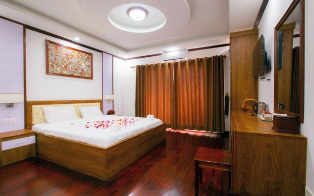 Ruby Riverside Hotel & Hostel