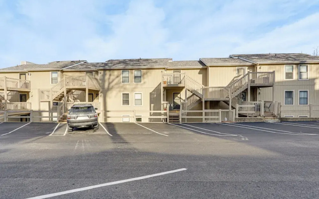 Community Perks! Lakefront Unit in Osage Beach