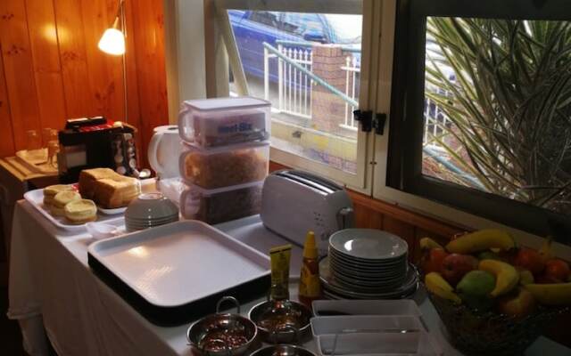 Aabon Apartments & Motel