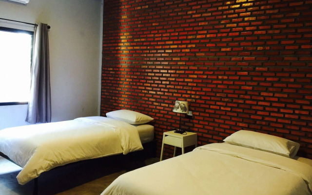 Nokhook House Trang - Hostel