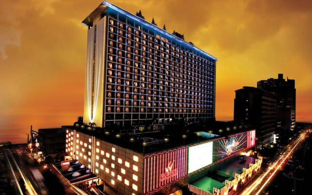 Waterfront Manila Pavilion Hotel & Casino